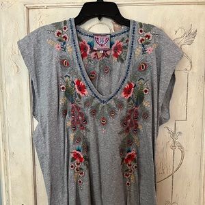 Johnny was grey embellished t shirt size L.